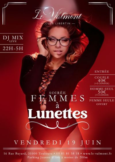 FEMMES A LUNETTES